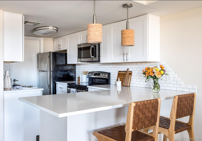 Primary Photo - Updated 2 Bed 2 Bath in Denver's Mayfair N...