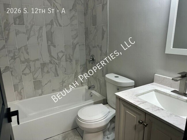 Building Photo - Walkable Soulard 2bd/2ba Townhouse