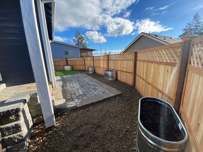 Building Photo - BRAND NEW 1 BEDROOM ON OREGON'S ADVENTURE COAST!