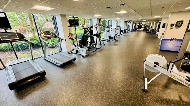 Building Photo - 540 Brickell Key Dr