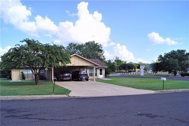 Building Photo - 101 Stubblefield Dr