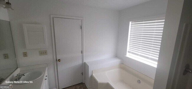 Building Photo - 399 Thomas Downs Way