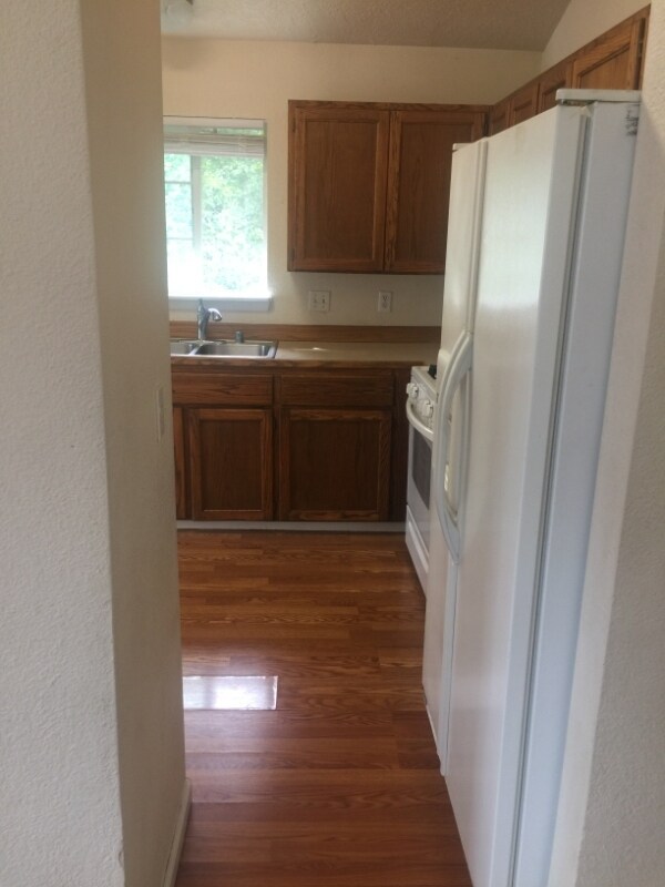 Building Photo - 3400 Meadowbrook Cir