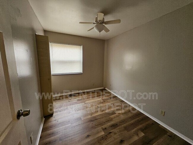 Building Photo - 1531 E Riverside Dr