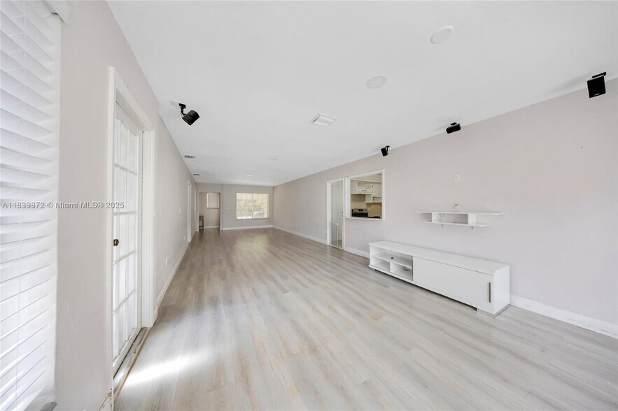 Building Photo - 5781 SW 25th St