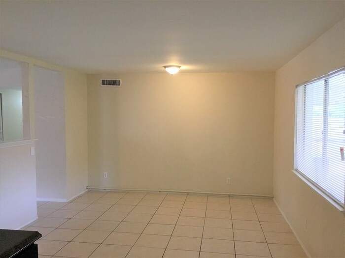 Building Photo - 117 Cooper St