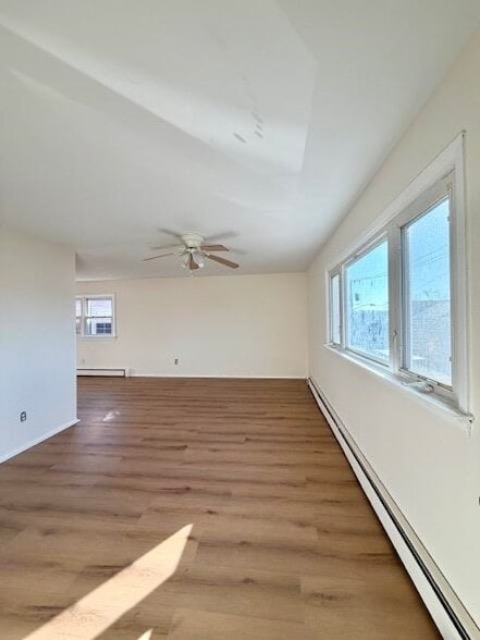 Building Photo - 71 Linnet St