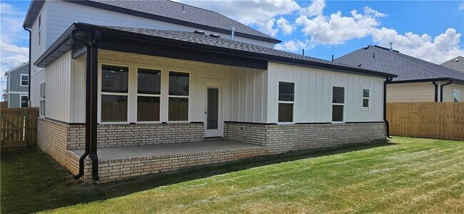 Building Photo - 5910 SW Coywolf St