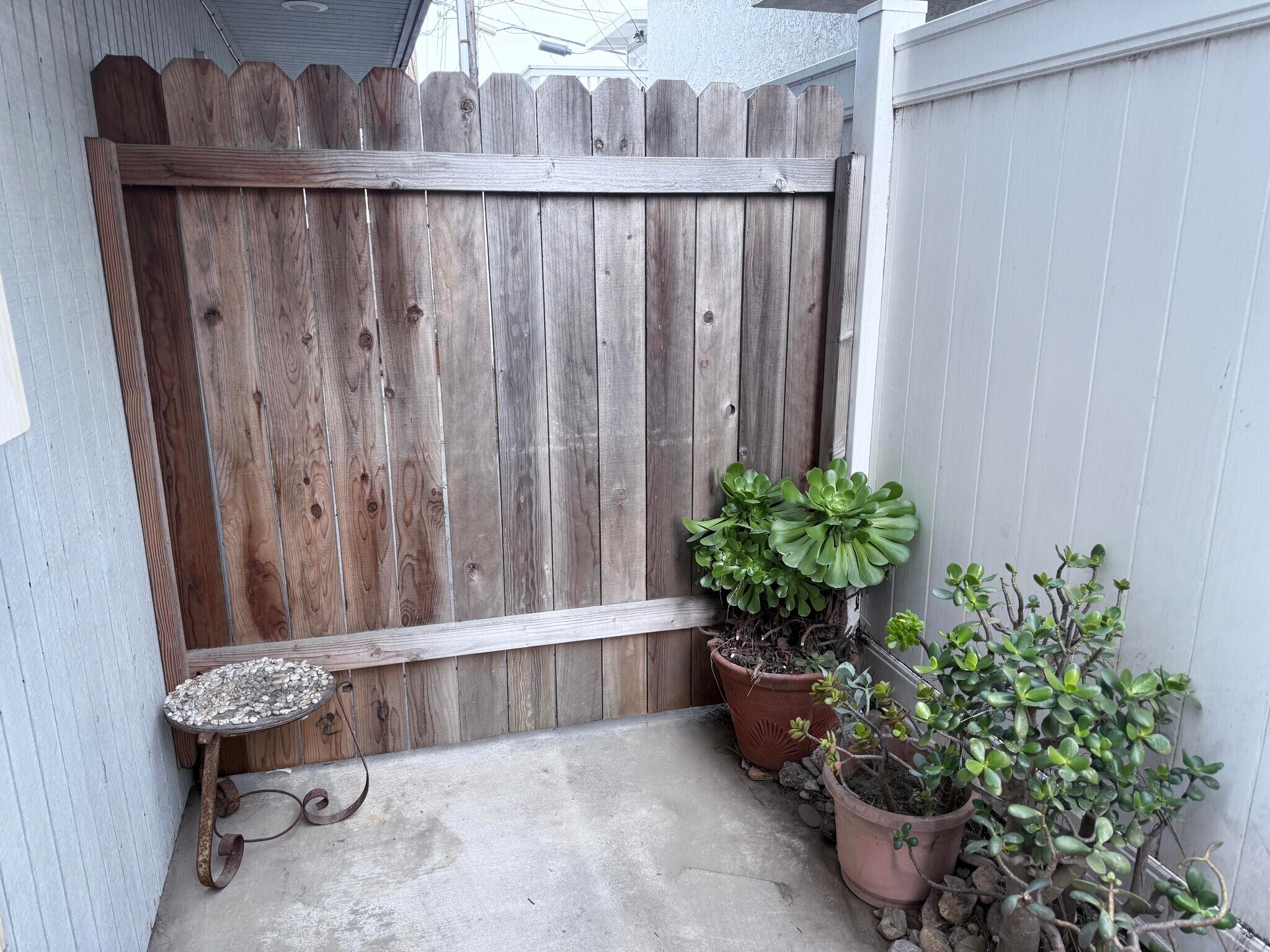 Building Photo - 140 San Nicholas Ave