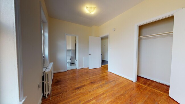 Building Photo - 109 C St SE