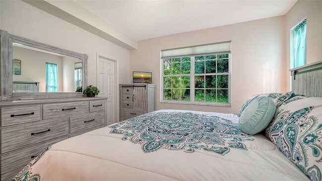 Building Photo - 8375 Glen Rose Way