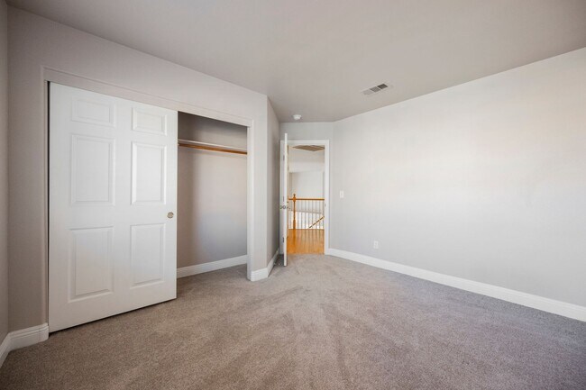 Building Photo - Beautiful Home in a Guard Gated Community