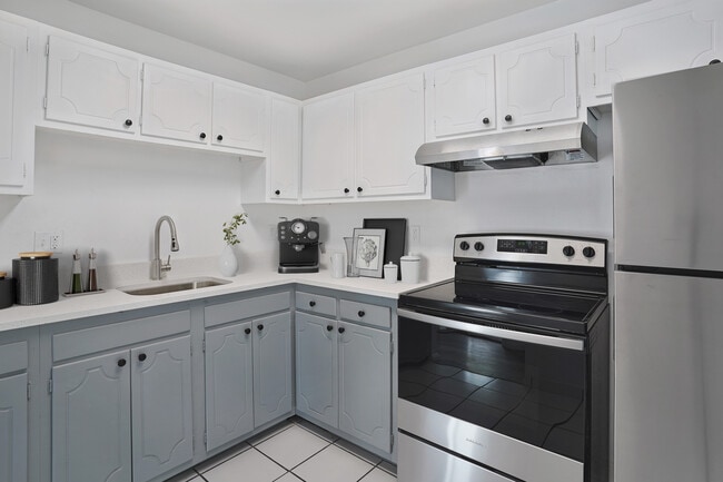 Building Photo - Rockway Commons