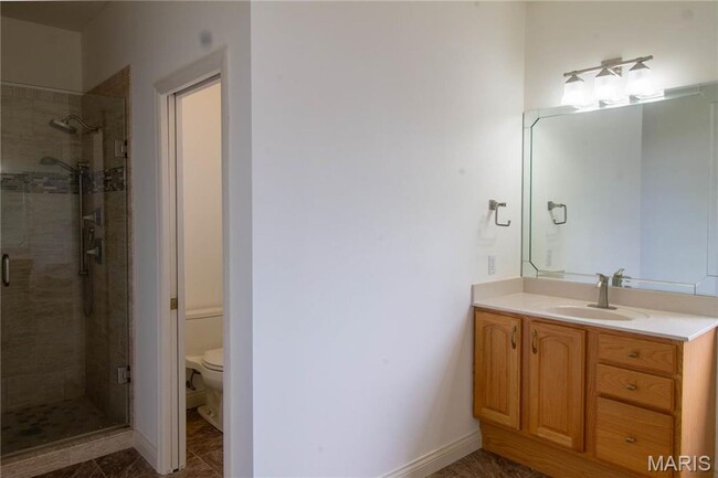 Building Photo - Welcome to this beautiful 3-bedroom spacio...