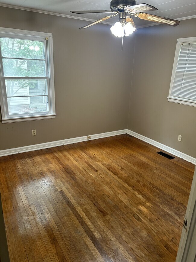 Building Photo - 2303 Rasberry St