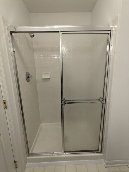 Building Photo - 13101 Briarcliff Ter