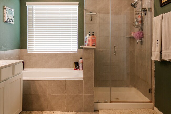 Building Photo - 10201 Waterwall Ln