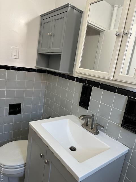 Building Photo - 90-10-90-34 34th Ave