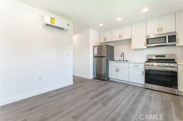 Building Photo - 11910 Elkwood St