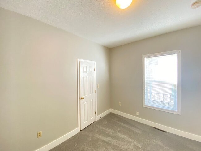 Building Photo - 7 Commercial St