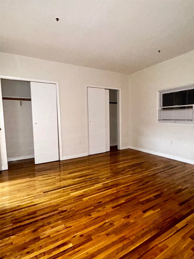 Building Photo - 722 Ocean Ave