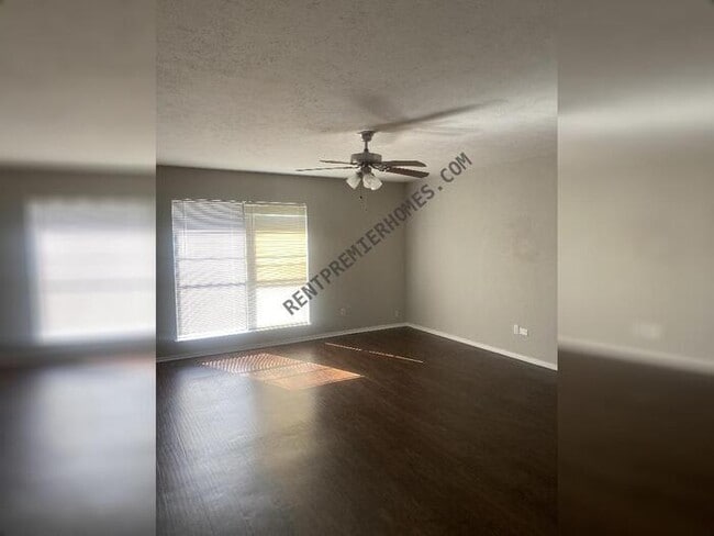 Building Photo - 7124 Nutmeg Ln