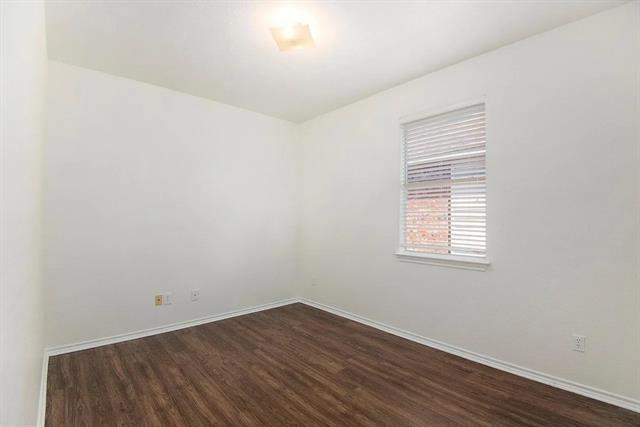 Building Photo - 10100 Bull Run