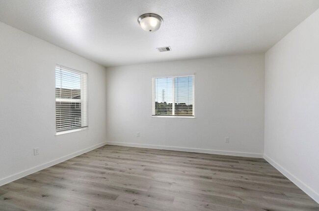 Building Photo - 21155 Gosling Rd