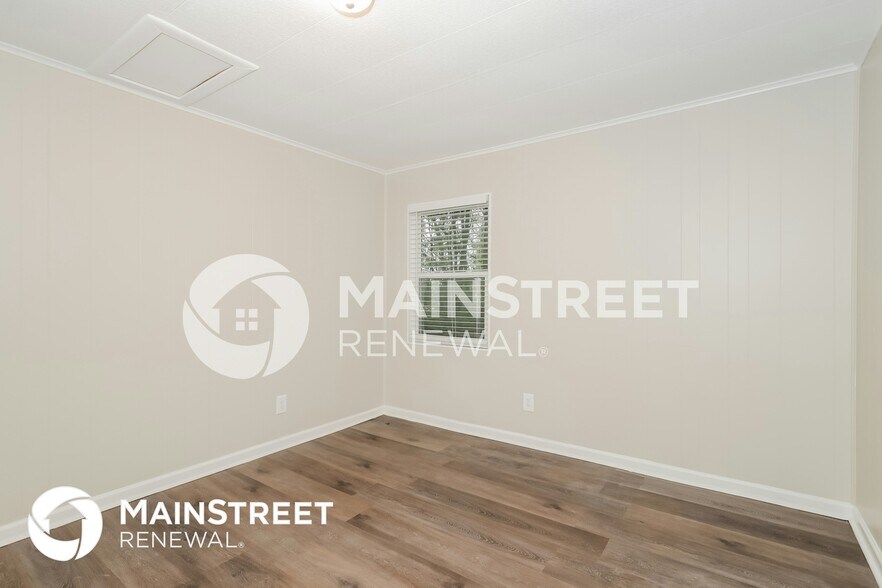 Building Photo - 66 Seminole Rd NE