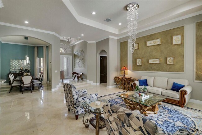 Building Photo - 5628 SW Gray Fox Dr