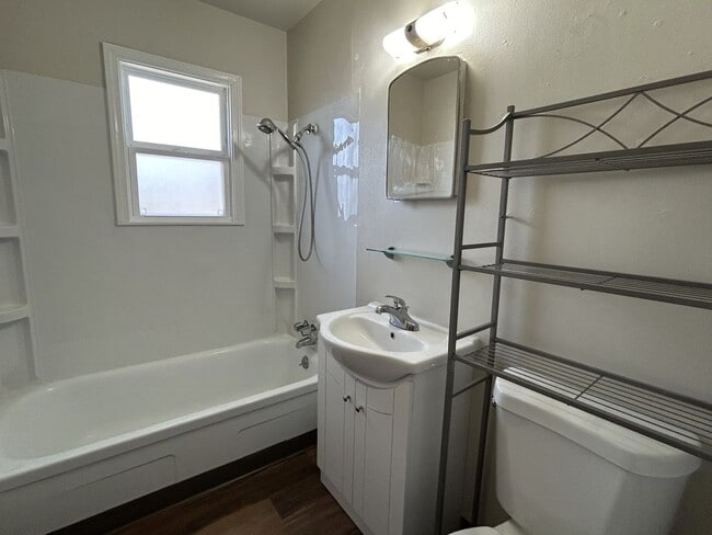 Building Photo - Convenient Central Fort Collins 3 Bedroom Home Close to CSU