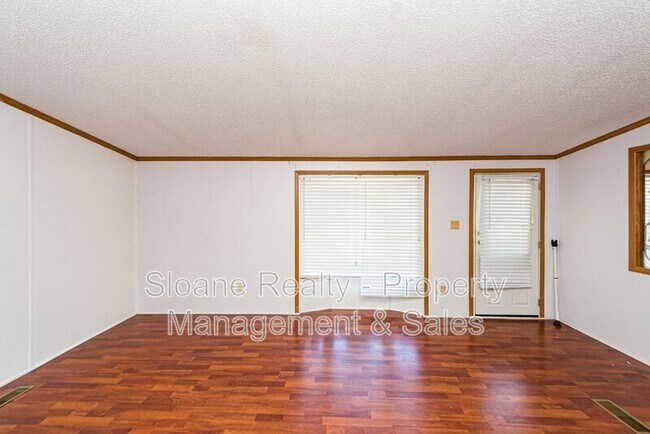 Building Photo - 3244 Thompson Heyward Dr