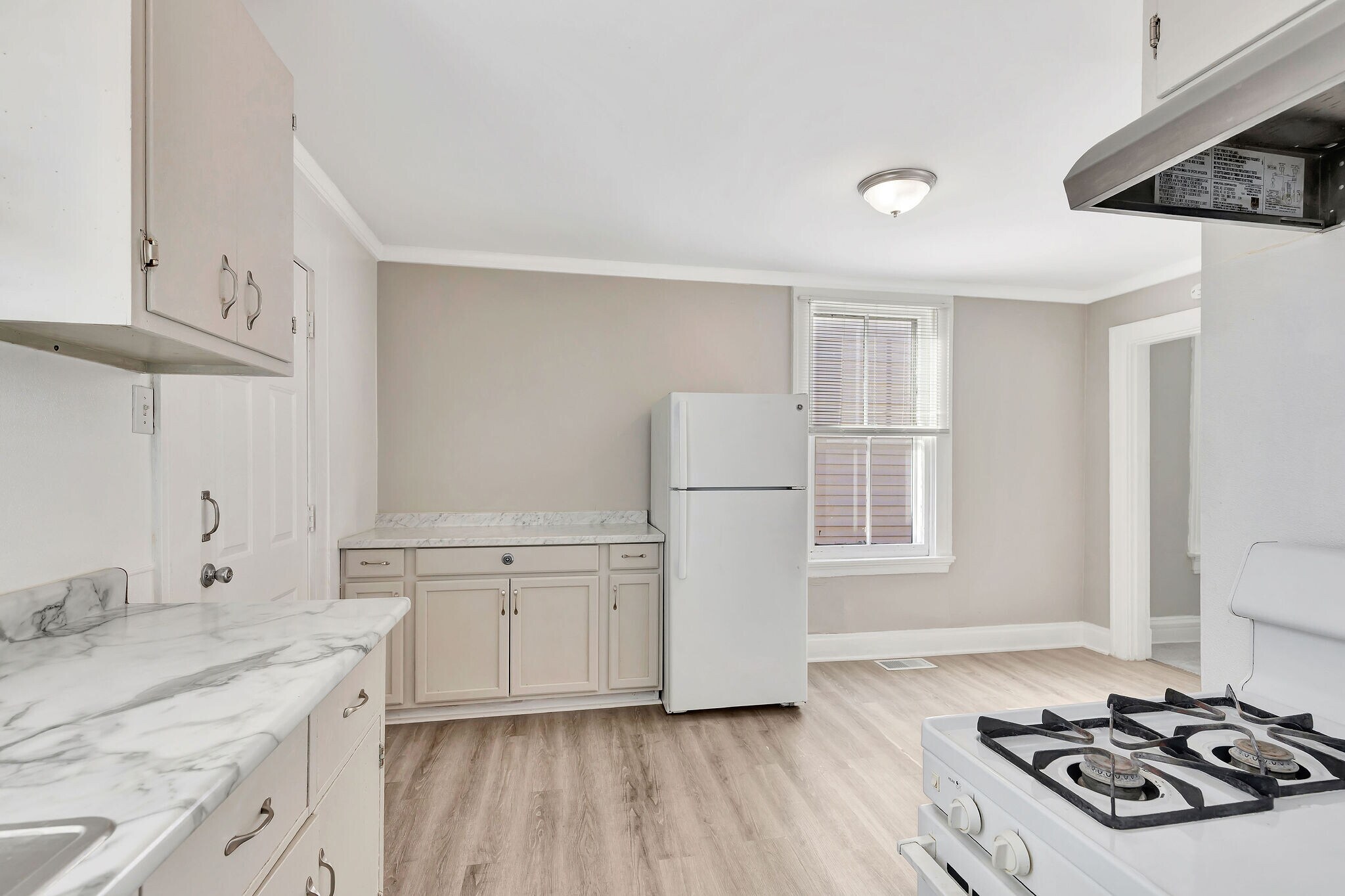 Building Photo - 1410 Russell St