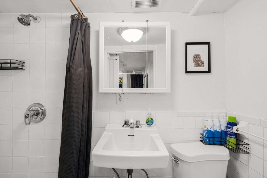 Building Photo - 173 N 7th St