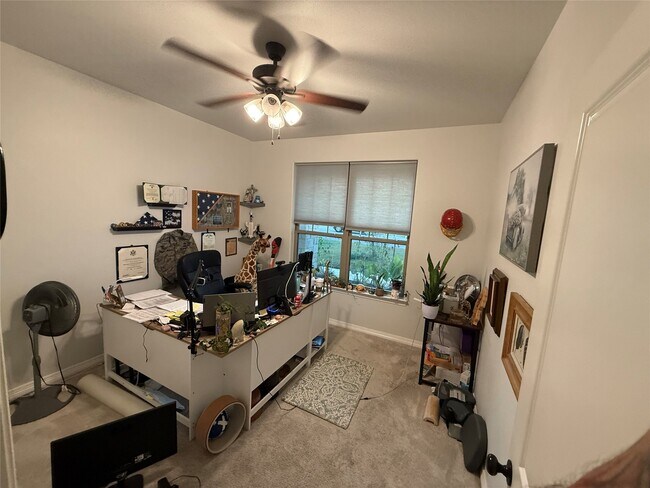 Building Photo - 505 Holstein Dr