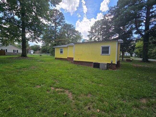 Building Photo - 3401 Meade St