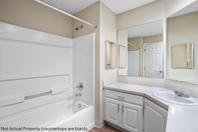 Building Photo - 4951 Stratford Pine Ln