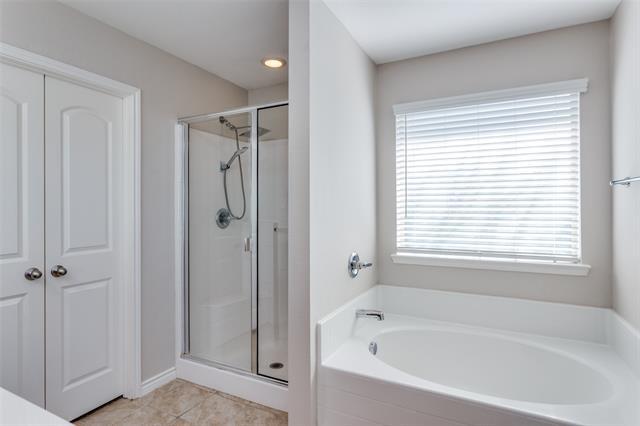 Building Photo - 9209 Hunters Ct