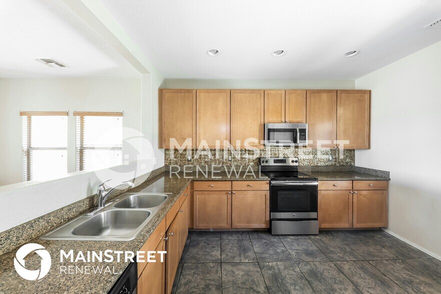 Building Photo - 17421 N 185th Dr