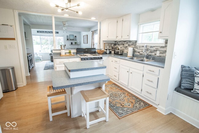 Building Photo - 113 E Indiana Ave