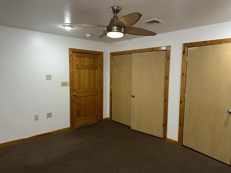 Building Photo - 160 6th Ave