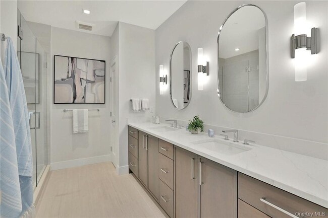 Building Photo - 162 Bedford Rd