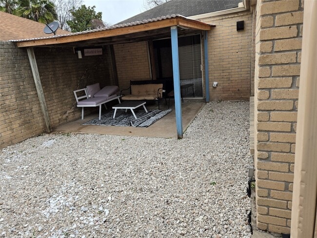 Building Photo - 4111 Knoll Glen Dr