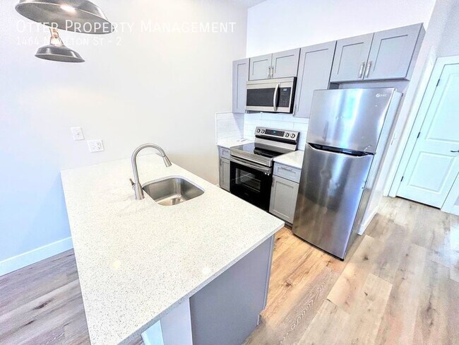 Building Photo - 1464 N Wilton St