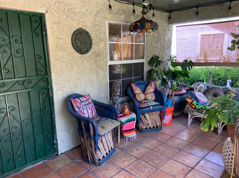 Building Photo - 1003 N Coronado St