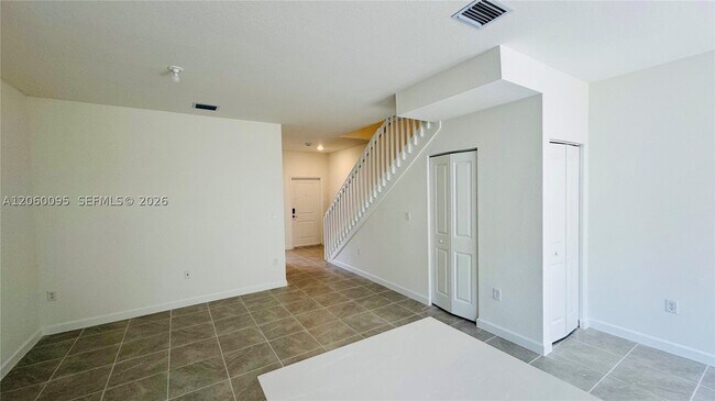 Building Photo - 2632 SE 27th Dr