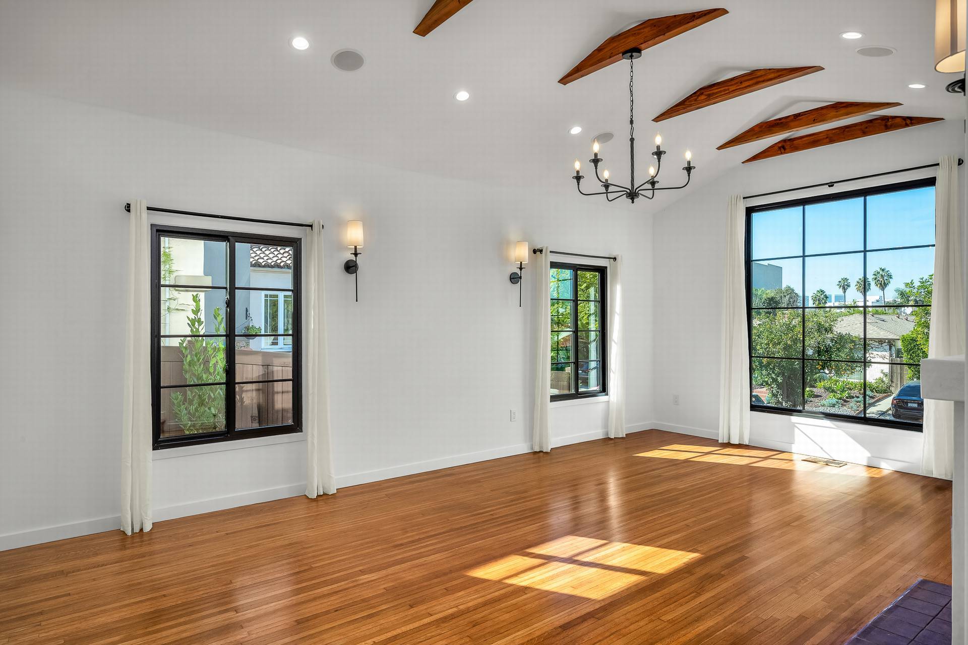 Building Photo - 920 S Spaulding Ave