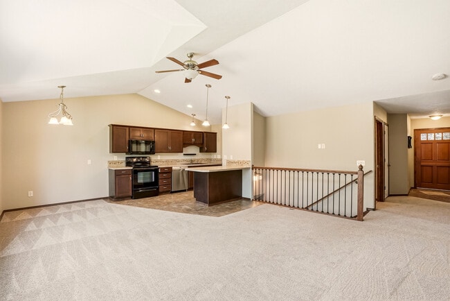 Building Photo - 11830 N Bedivere Dr