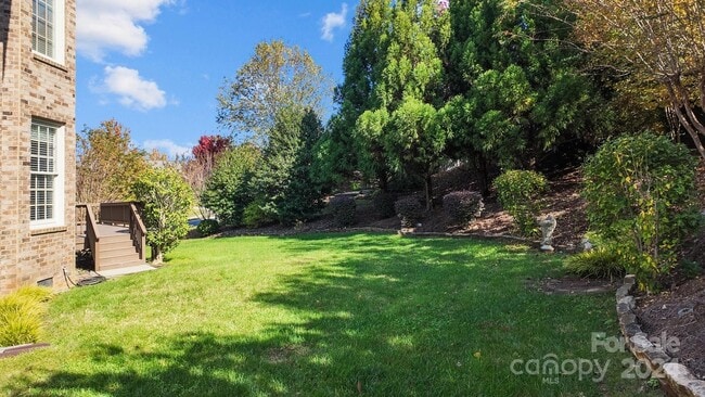 Building Photo - 9440 Wallace Pond Dr