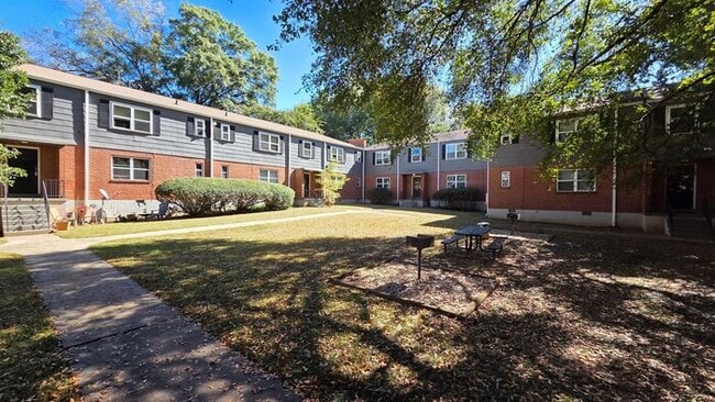 Building Photo - Move-In Special! Spacious One Bedroom Apartment Near Little 5 Points & Virginia Highlands